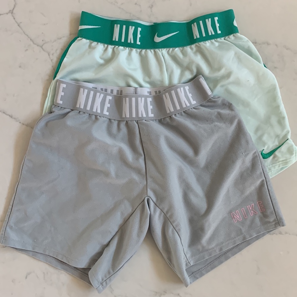 Nike girls size XS DRI-FIT